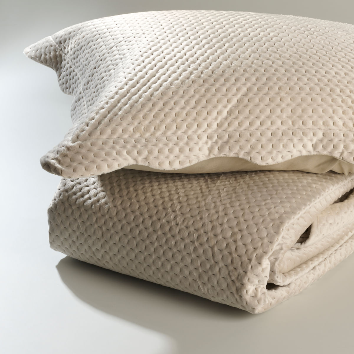 10 01 0018 colcha Dinastia Bege Claro 002.jpg